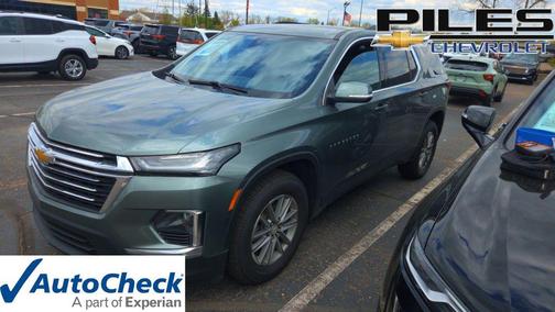 Silver Sage Metallic 2023 Chevrolet Traverse LT Cloth