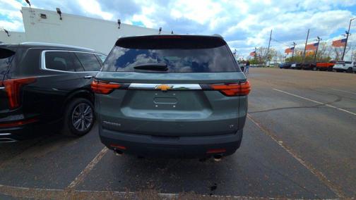 Silver Sage Metallic 2023 Chevrolet Traverse LT Cloth