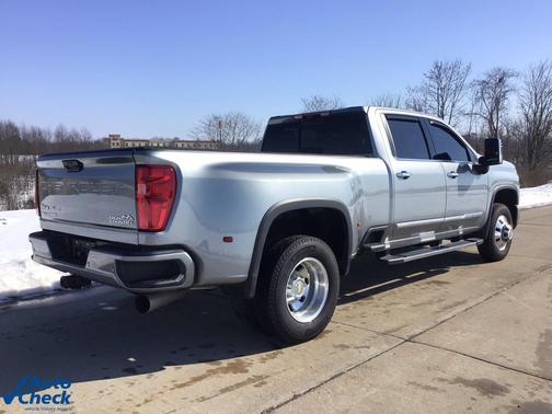 2025 Chevrolet Silverado 3500 High Country