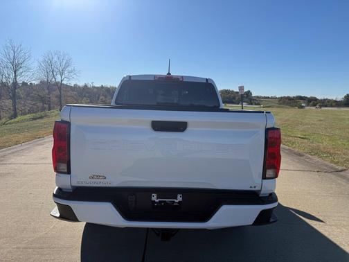 Summit White 2024 Chevrolet Colorado LT