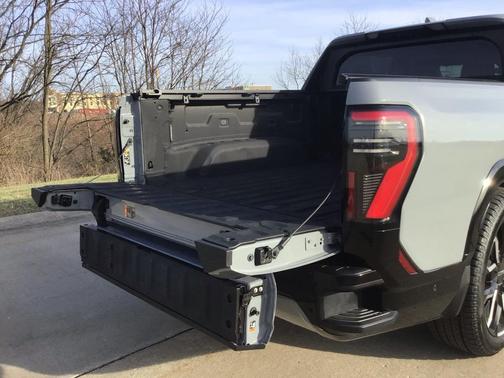 2024 GMC Sierra EV Denali Edition 1