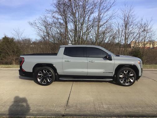 2024 GMC Sierra EV Denali Edition 1