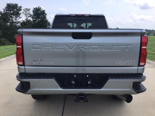 Sterling Gray Metallic 2025 Chevrolet Silverado 2500 High Country