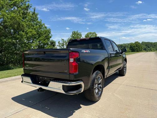 Dark Ash Metallic 2024 Chevrolet Silverado 1500 LT
