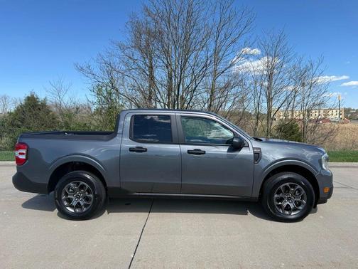 Carbonized Gray Metallic 2024 Ford Maverick XLT
