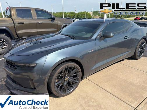Shadow Gray Metallic 2022 Chevrolet Camaro RWD Coupe LT1