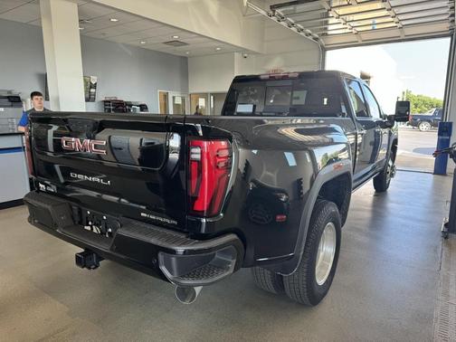 2025 GMC Sierra 3500 Denali