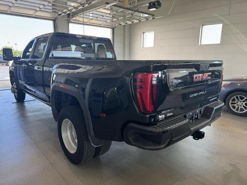 2025 GMC Sierra 3500 Denali