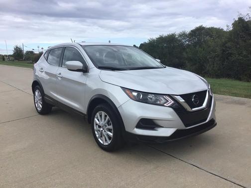 2022 Nissan Rogue Sport S