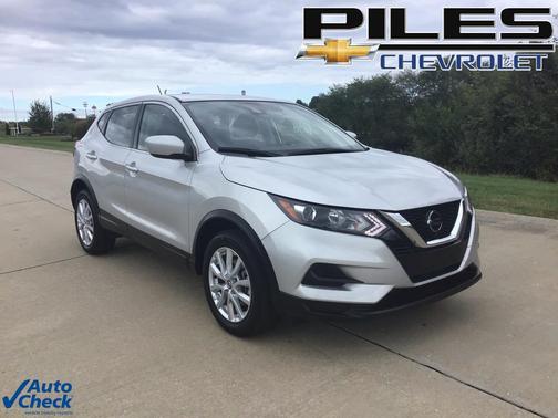 2022 Nissan Rogue Sport S