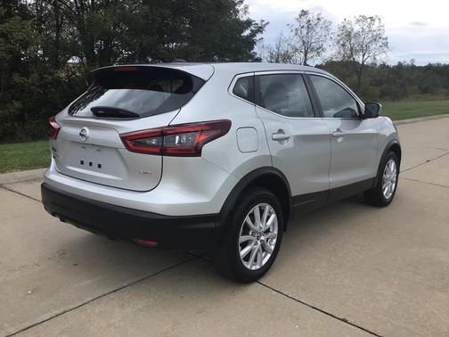 2022 Nissan Rogue Sport S
