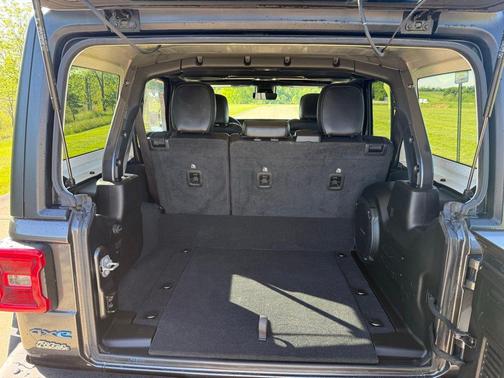 Granite Crystal Metallic Clearcoat 2022 Jeep Wrangler Unlimited 4xe Rubicon