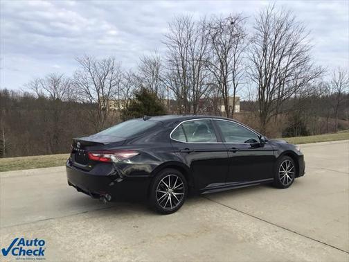 2022 Toyota Camry SE