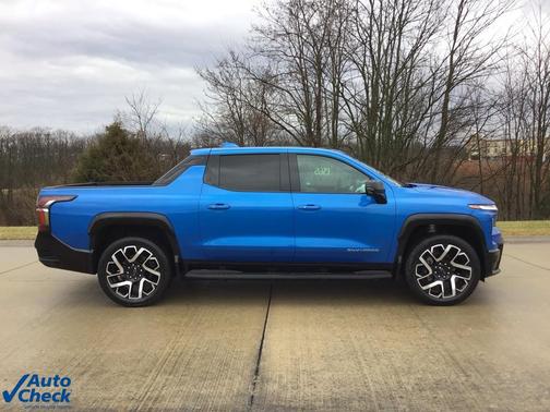 2025 Chevrolet Silverado EV RST