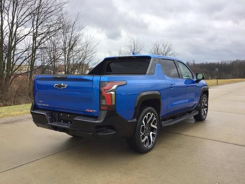 2025 Chevrolet Silverado EV RST