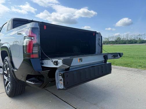 Slate Gray Metallic 2025 Chevrolet Silverado EV RST