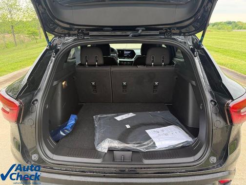 Mosaic Black Metallic 2024 Chevrolet Trax FWD 1RS