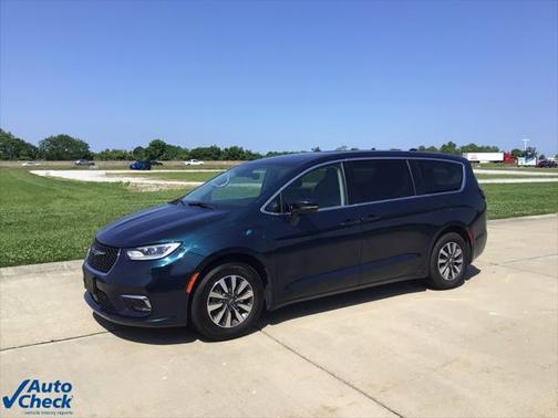 2022 Chrysler Pacifica Hybrid Touring L