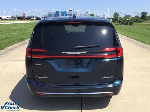2022 Chrysler Pacifica Hybrid Touring L