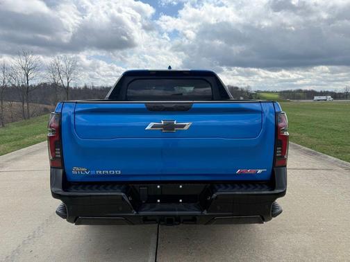 Riptide Blue 2025 Chevrolet Silverado EV RST