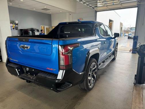 2025 Chevrolet Silverado EV RST