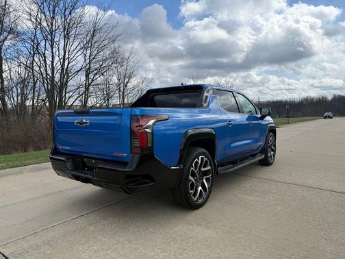 Riptide Blue 2025 Chevrolet Silverado EV RST