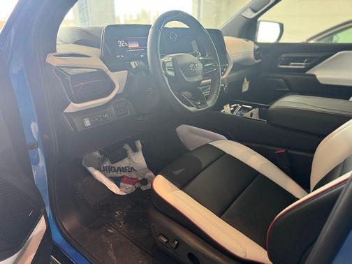 2025 Chevrolet Silverado EV RST