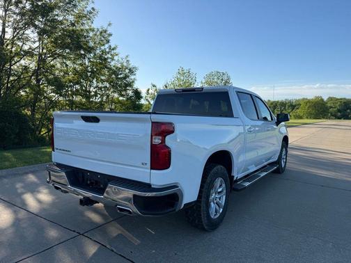 Summit White 2021 Chevrolet Silverado 1500 LT