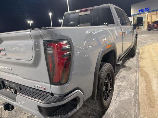 2024 GMC Sierra 2500 AT4
