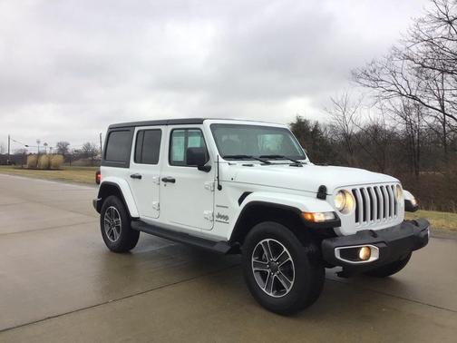 2023 Jeep Wrangler 4-Door Sahara 4x4