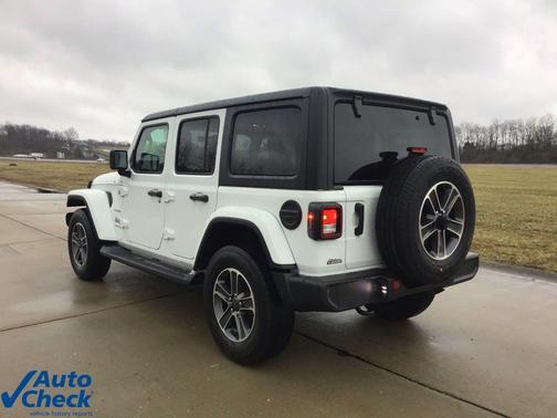 2023 Jeep Wrangler 4-Door Sahara 4x4
