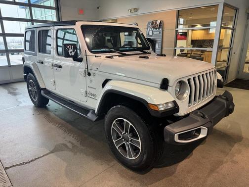 2023 Jeep Wrangler 4-Door Sahara 4x4