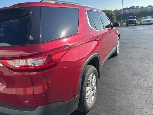 2021 Chevrolet Traverse LT Cloth