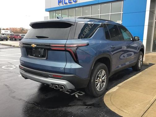 2024 Chevrolet Traverse LT