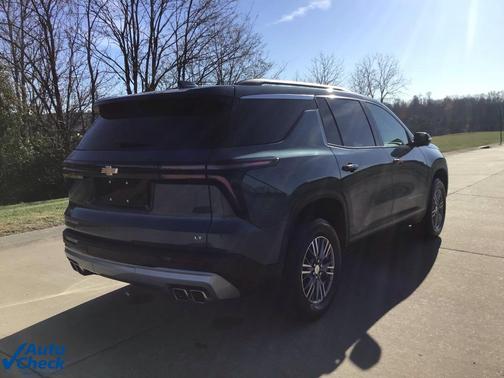 2024 Chevrolet Traverse LT