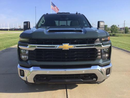 Cypress Gray 2026 Chevrolet Silverado 2500 LT