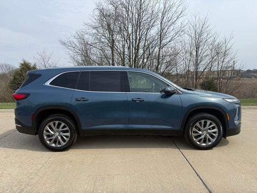 2025 Buick Enclave Preferred FWD