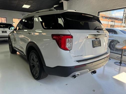 White 2021 Ford Explorer Limited