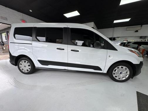 White 2019 Ford Transit Connect XL