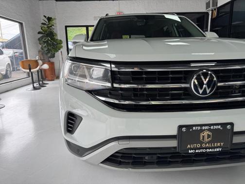 Pure White 2023 Volkswagen Atlas 3.6L SE w/Technology