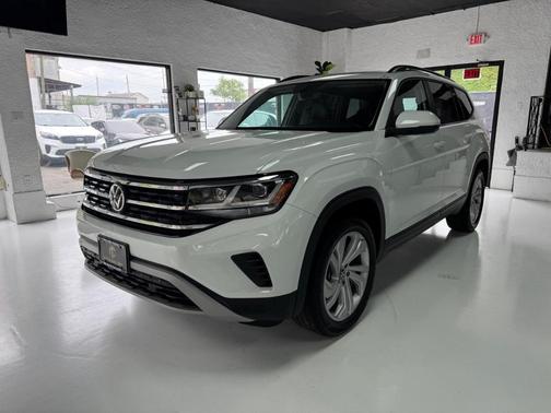 Pure White 2023 Volkswagen Atlas 3.6L SE w/Technology