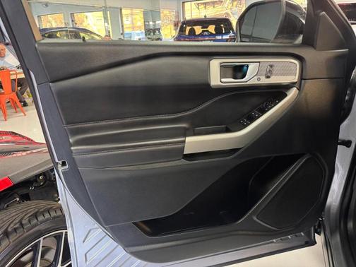Silver 2023 Ford Explorer Limited