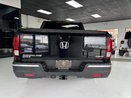Black 2017 Honda Ridgeline RTL