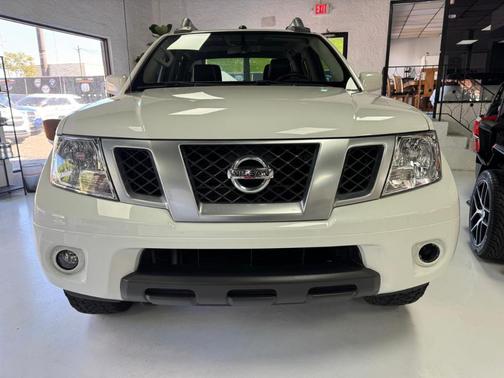 Glacier White 2021 Nissan Frontier PRO-4X