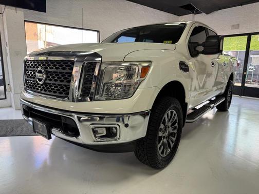 Glacier White 2017 Nissan Titan SV