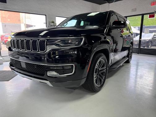 Black 2022 Jeep Wagoneer Series III