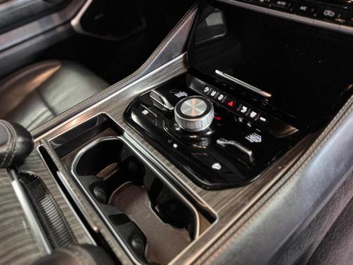 Black 2022 Jeep Wagoneer Series III