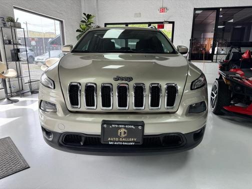 Gold 2014 Jeep Cherokee Latitude