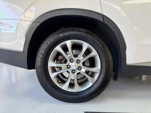 White 2021 Hyundai PALISADE SE