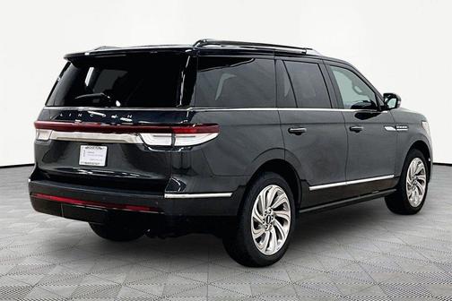 Starlight 2023 Lincoln Navigator Reserve
